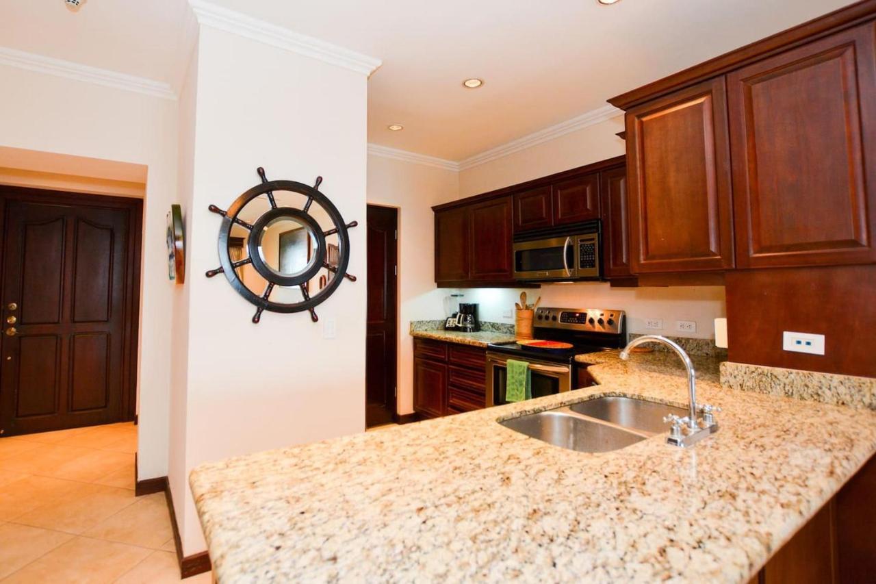 Exquisitely Decorated 5Th-Floor Aerie With Views Of Two Bays In Flamingo Villa Playa Flamingo Eksteriør bilde